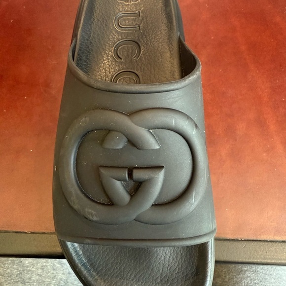 Authentic Gucci slides sz 39 - Picture 2 of 7